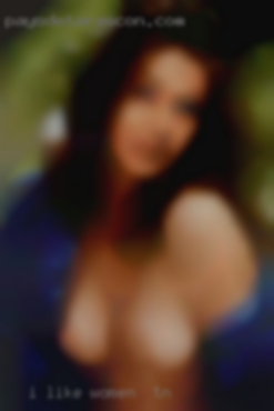 I like women in TN role play, And experimenting.